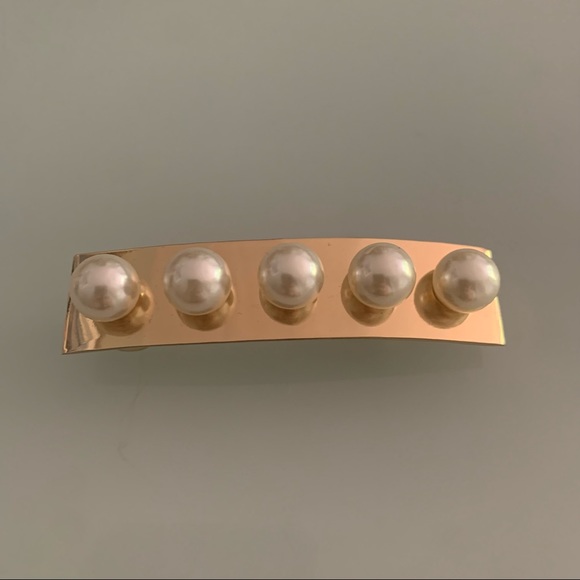 Nordstrom Accessories - Nordstrom Gold and Pearl Hair Clip